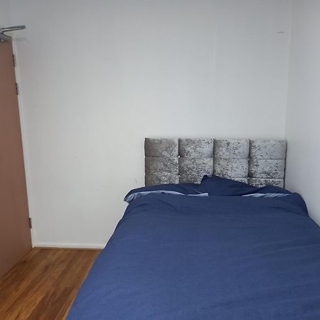 Double En-Suite Rooms Nevendon Экстерьер фото