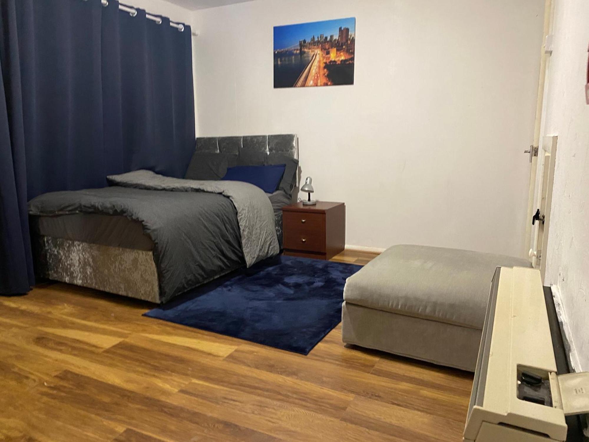 Double En-Suite Rooms Nevendon Экстерьер фото